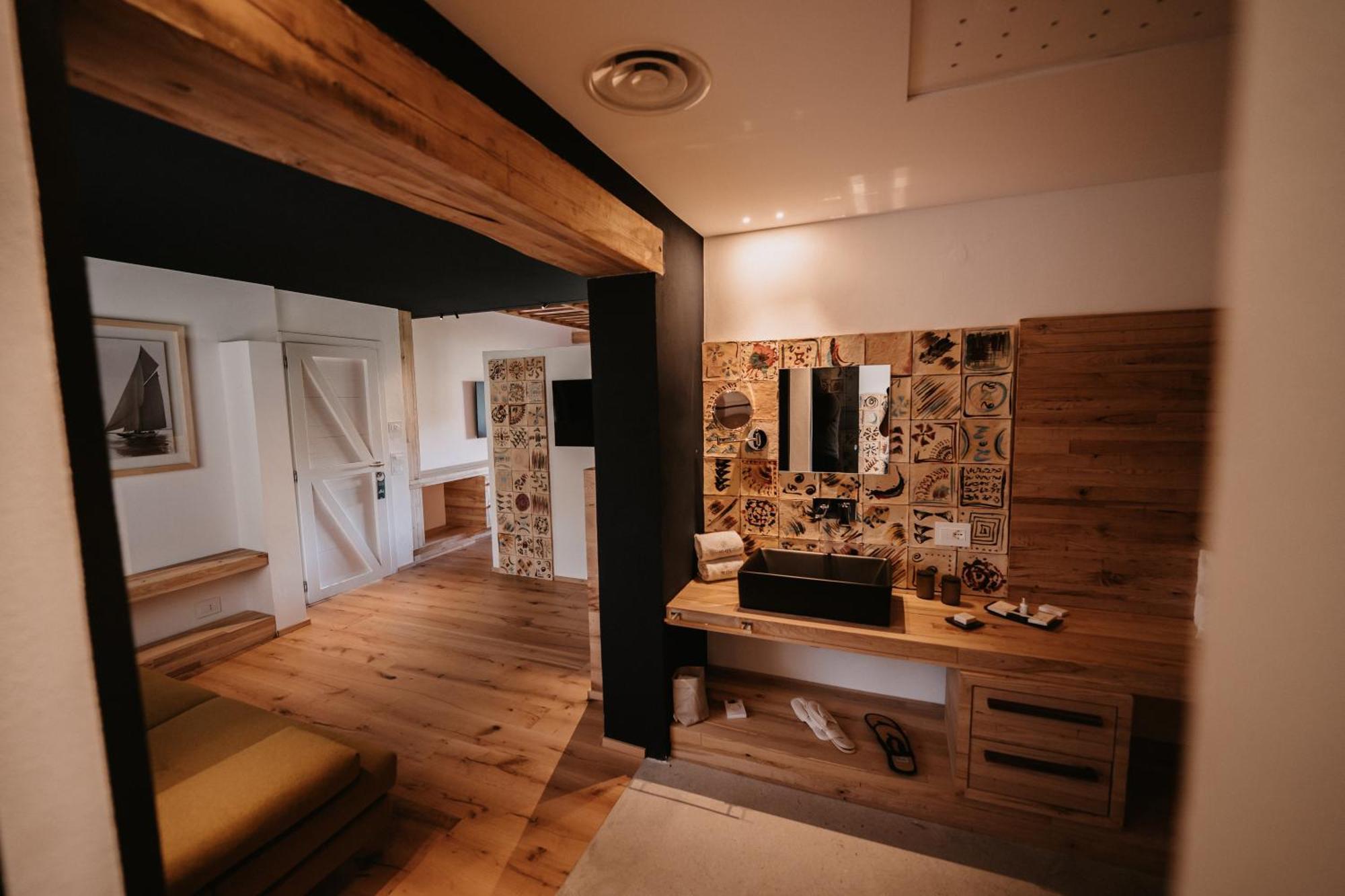 Praia Art Resort - Small Luxury Hotels Of The World (Adults Only) Ле-Кастелла Экстерьер фото