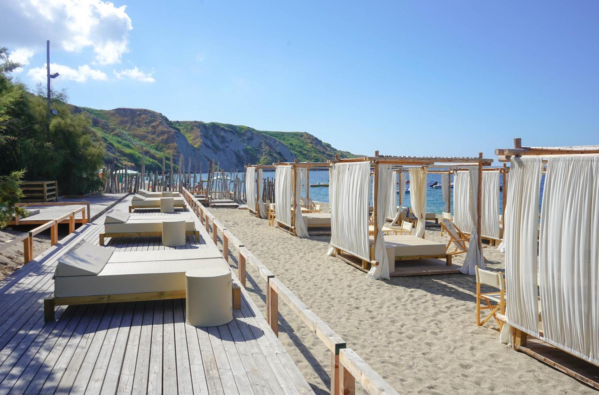 Praia Art Resort - Small Luxury Hotels Of The World (Adults Only) Ле-Кастелла Экстерьер фото